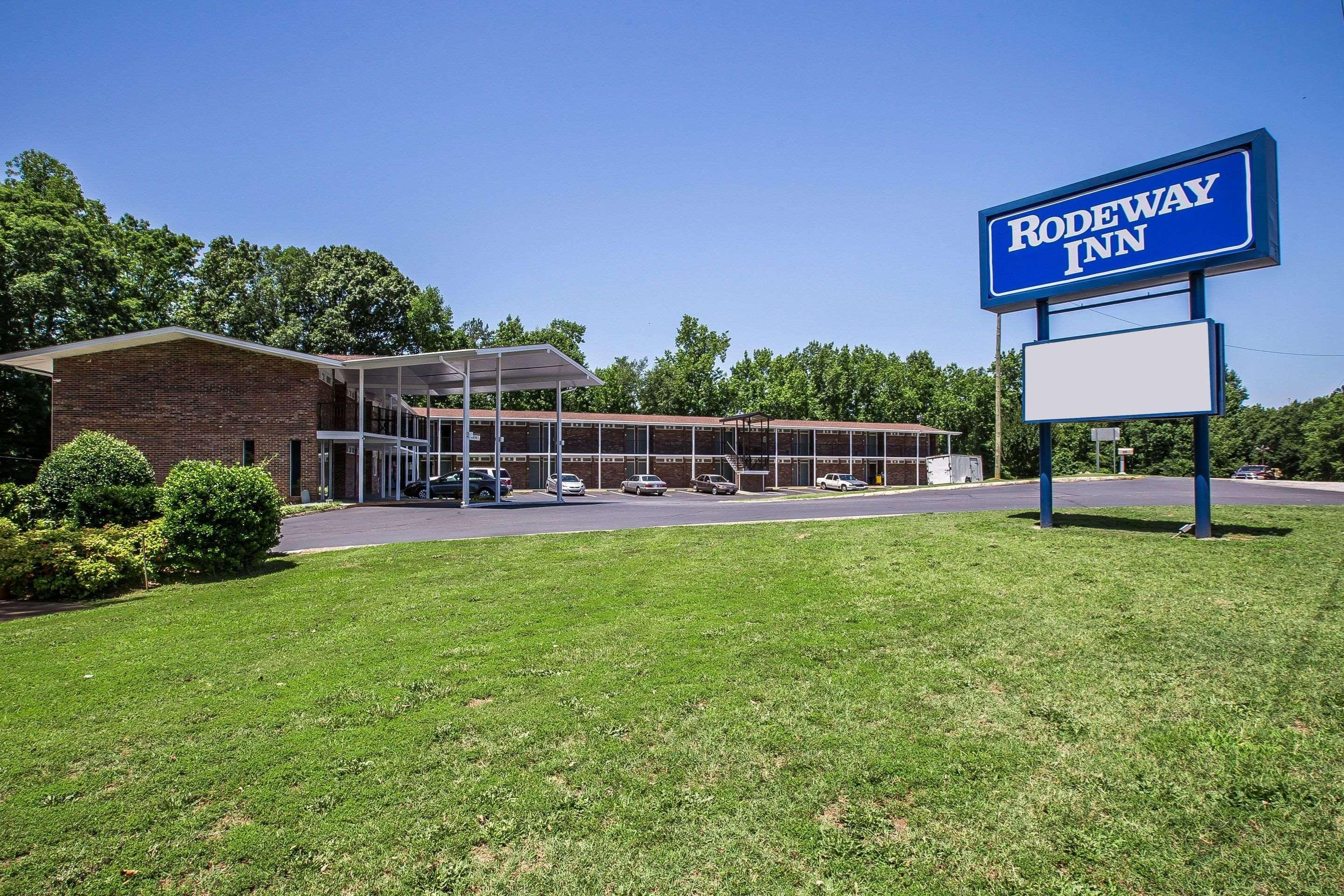 Rodeway Inn Anderson Exterior photo