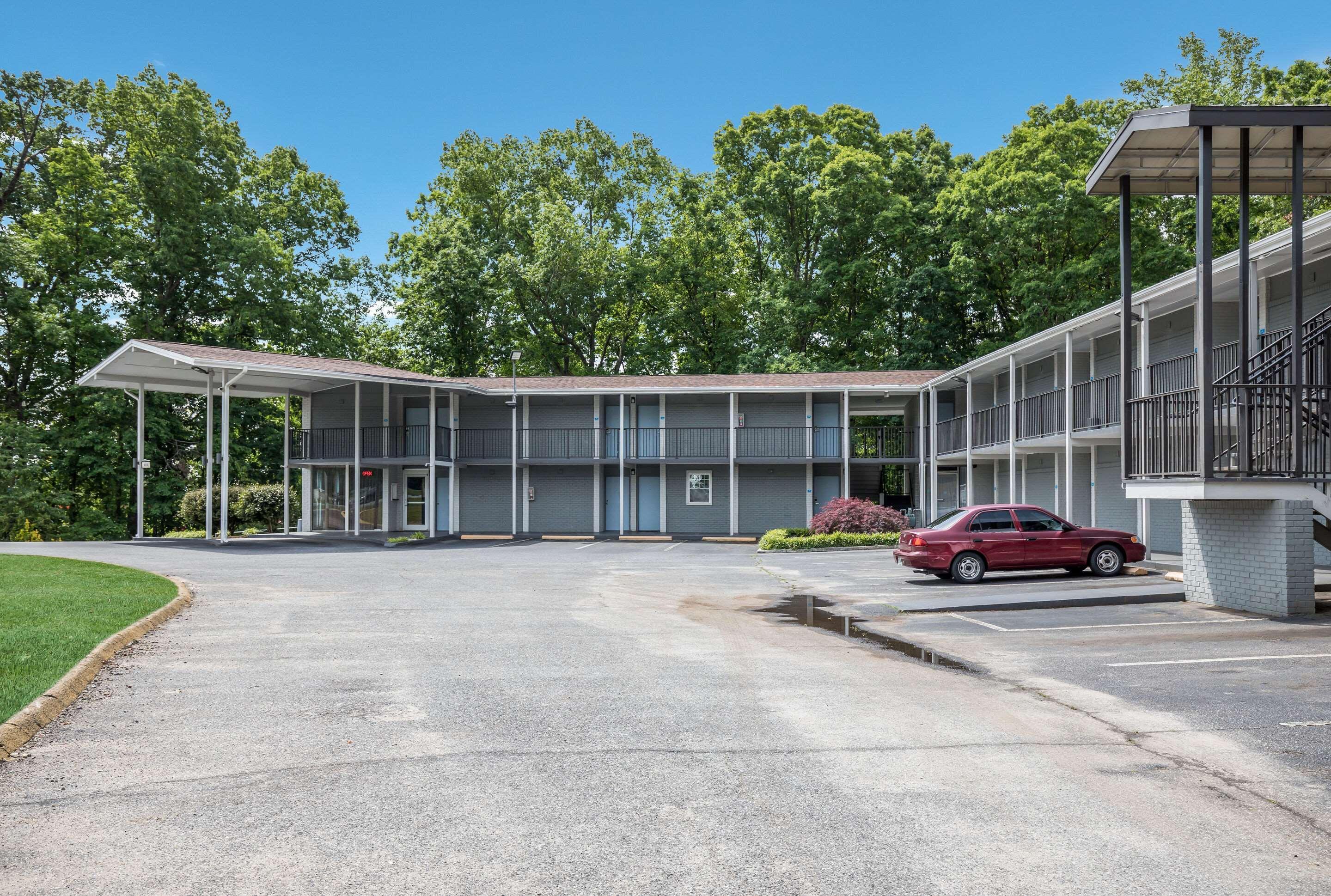 Rodeway Inn Anderson Exterior photo
