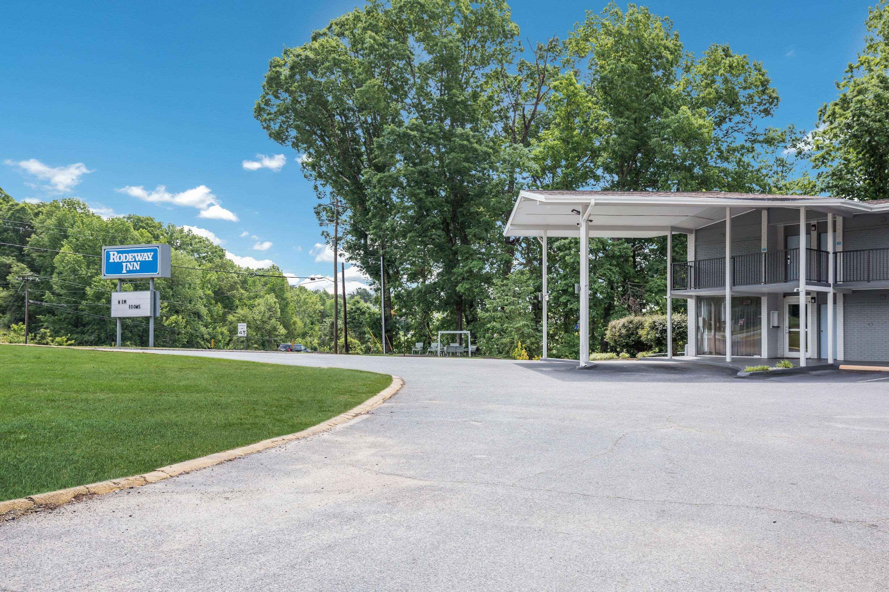 Rodeway Inn Anderson Exterior photo