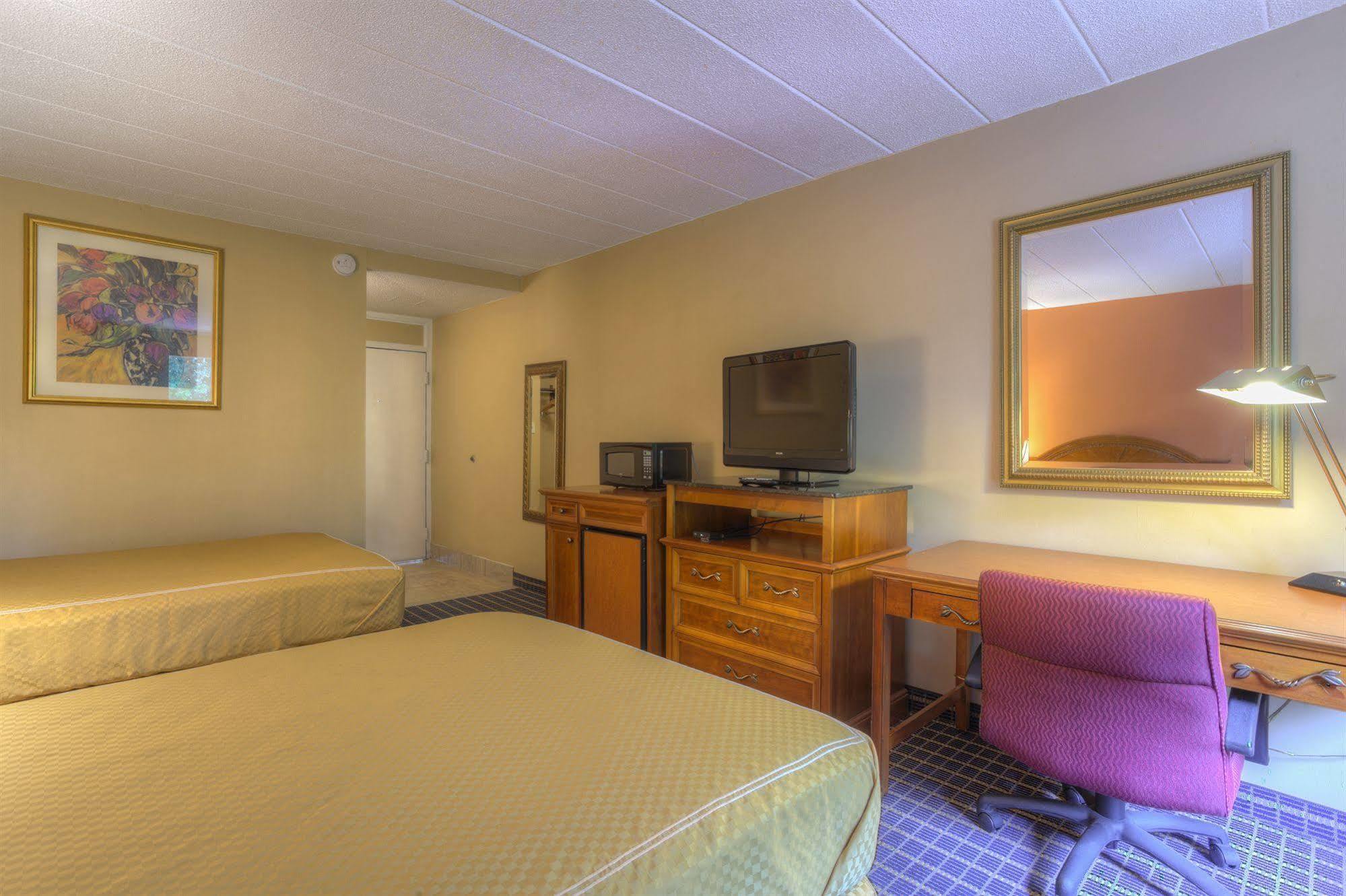 Rodeway Inn Anderson Exterior photo