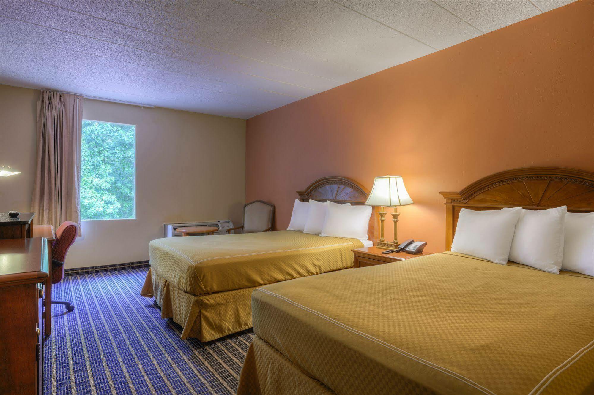 Rodeway Inn Anderson Exterior photo